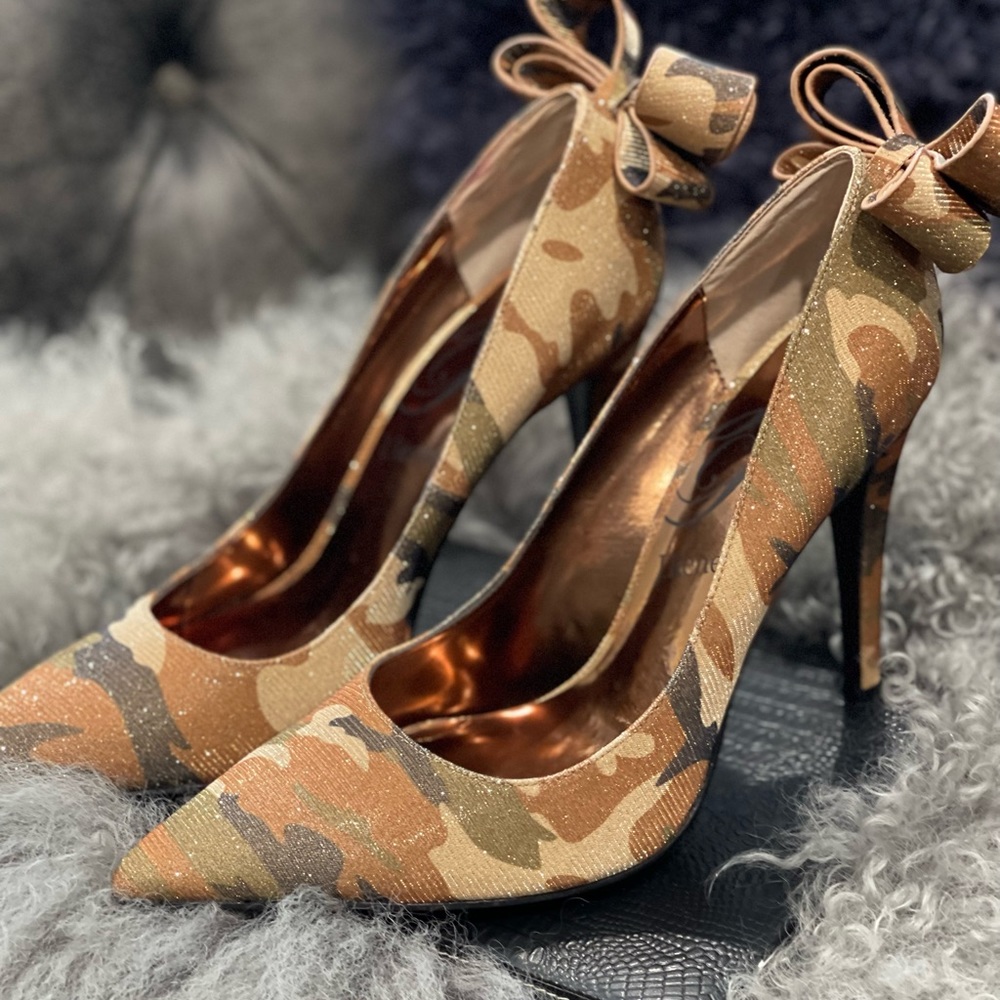 Camo J Renee Pointed Heel